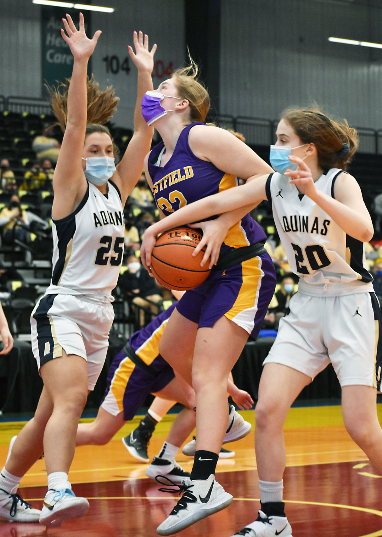 Victoria Nolte and Maddie Murphy defend